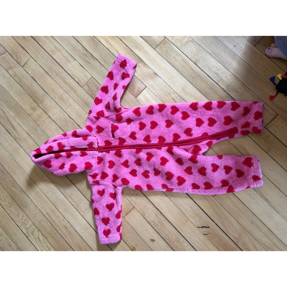 Hanna Andersson pink fleece red‎ heart one piece hooded jumpsuit infant